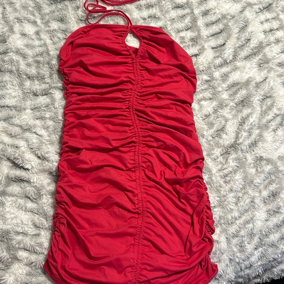 Revolve hot pink dress, beautiful on, perfect for beach resort - Picture 2 of 3